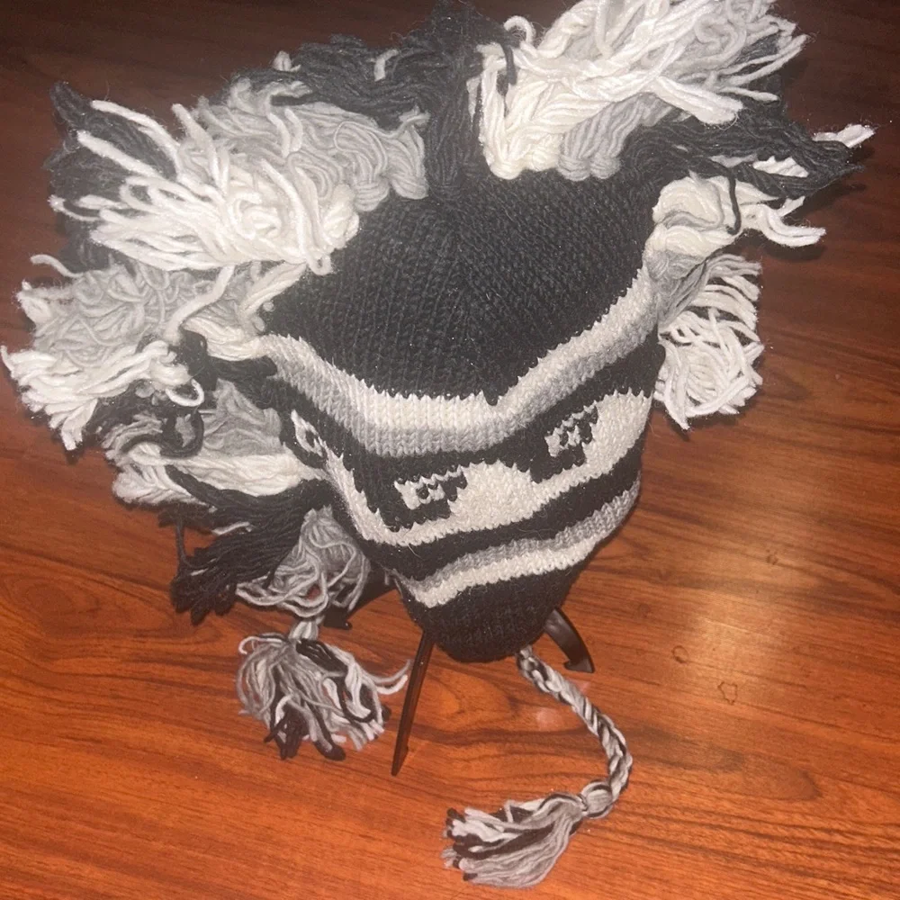 VTG City Winter USA Peruvian Knit Chullo Hat Fringe Mohawk Braided TasselsWool